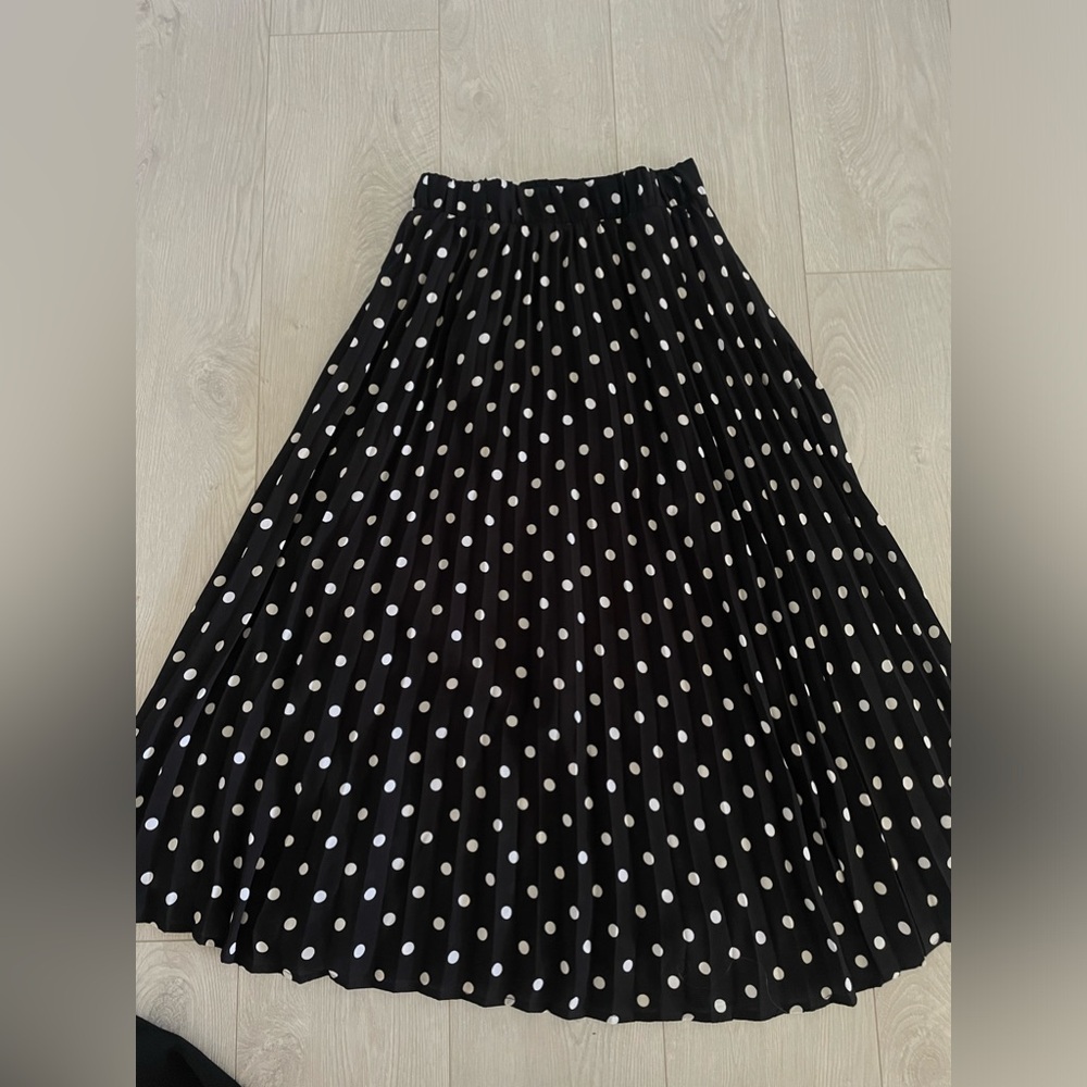 Black and White Polka Dot Pleated Midi Skirt